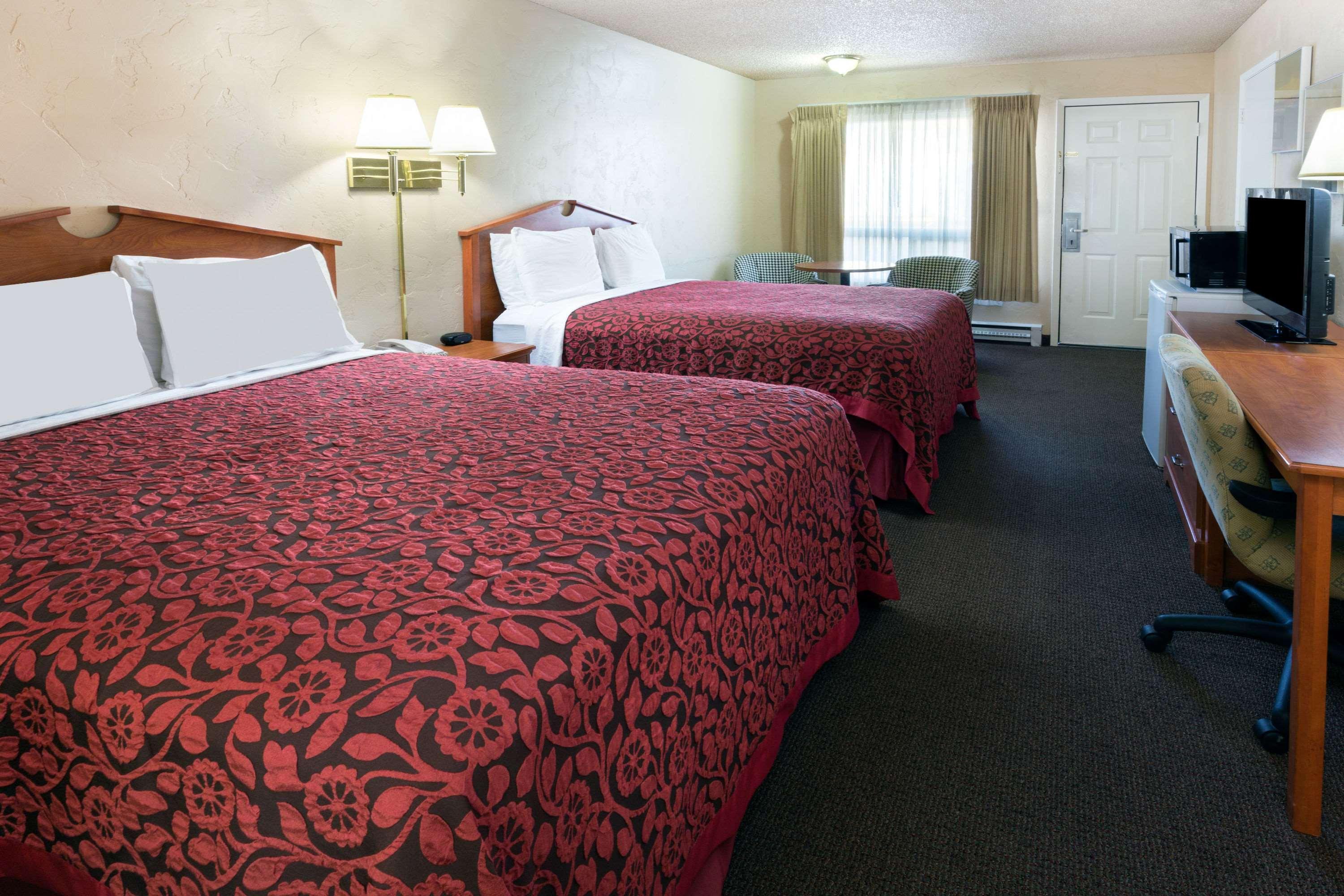 Days Inn By Wyndham Bend Ngoại thất bức ảnh