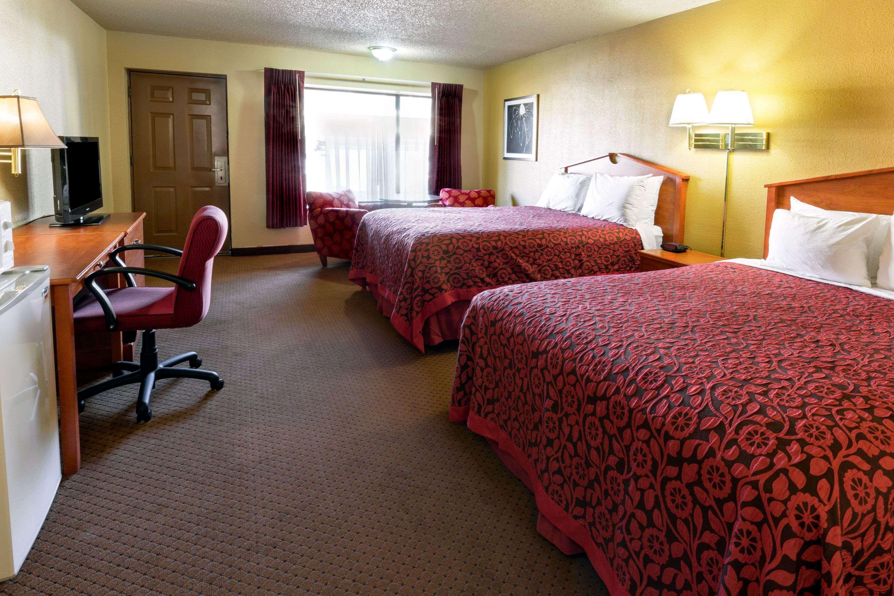 Days Inn By Wyndham Bend Ngoại thất bức ảnh