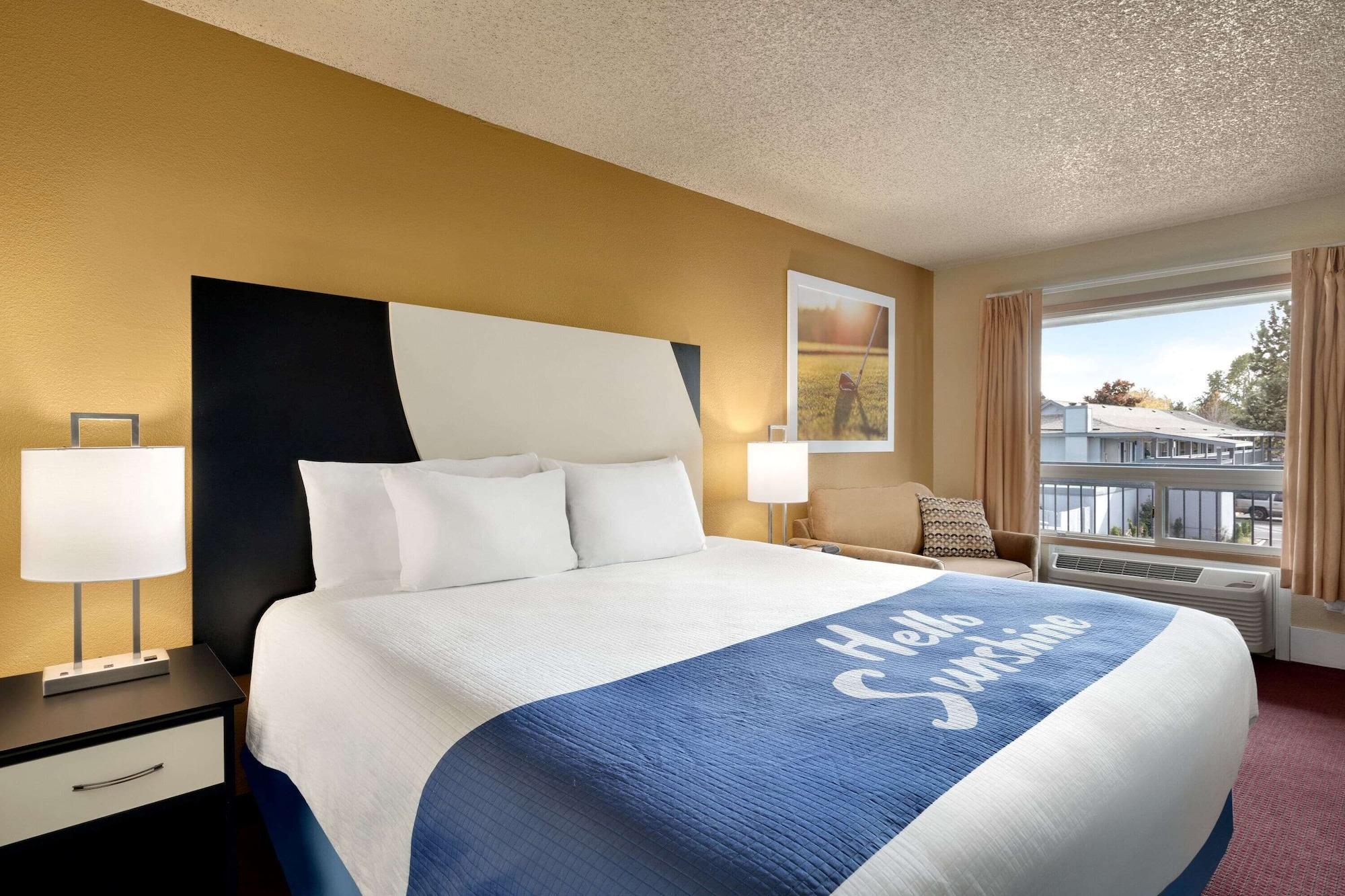 Days Inn By Wyndham Bend Ngoại thất bức ảnh