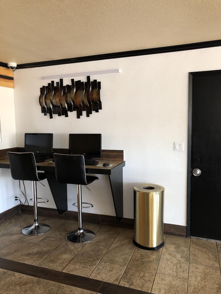 Days Inn By Wyndham Bend Ngoại thất bức ảnh